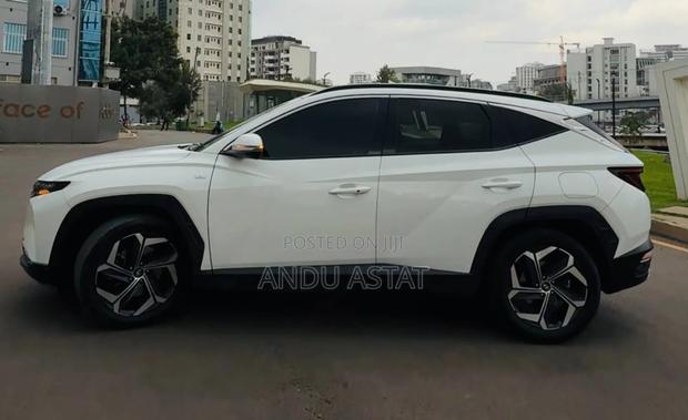 Hyundai Tucson Sport 2021 White