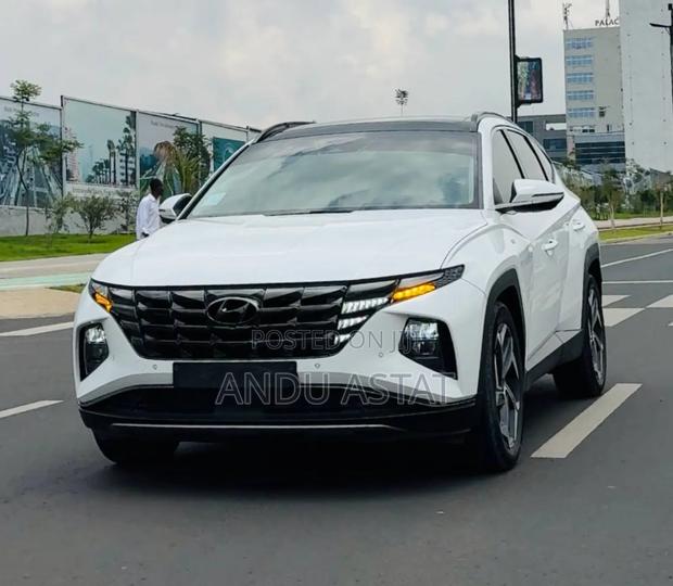 Hyundai Tucson Sport 2021 White