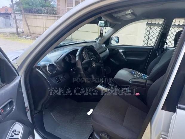 Toyota RAV4 2004 Silver