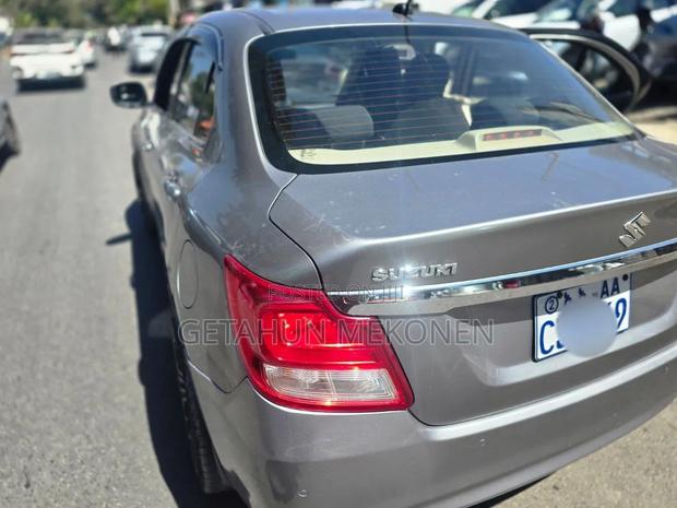 Suzuki Dzire 2022 Silver