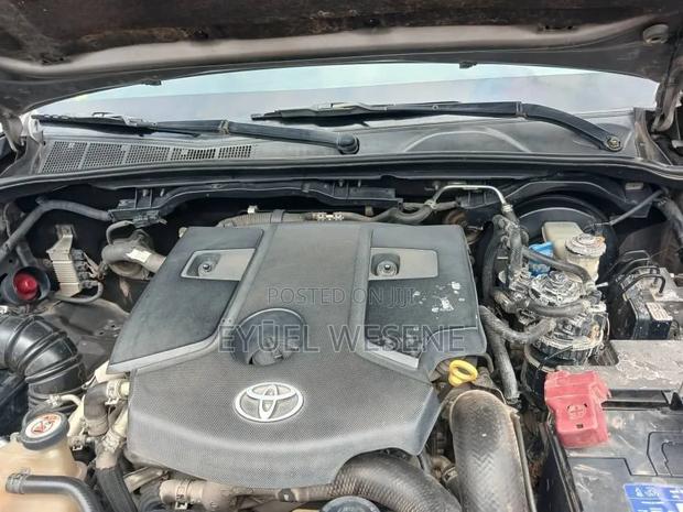 Toyota Hilux 2019 Gray