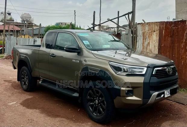 Toyota Land Cruiser 2021 Brown