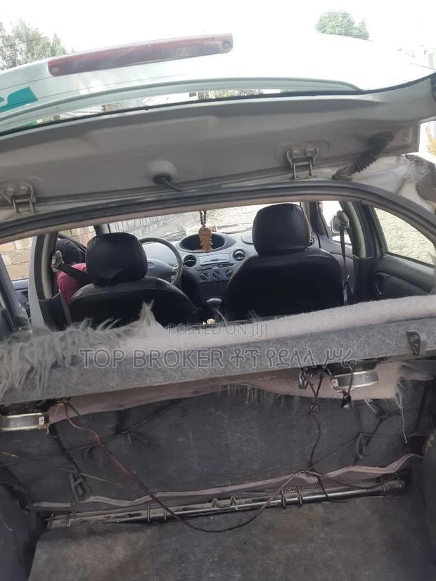 Toyota Vitz 2001 Silver