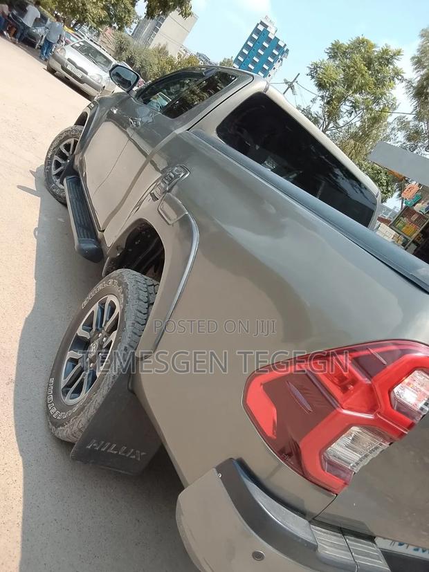 Toyota Hilux 2021