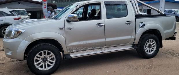Toyota Hilux 2007 Gold