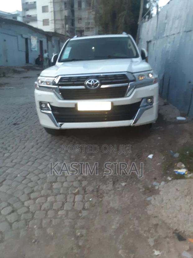 Toyota Land Cruiser 2010 White