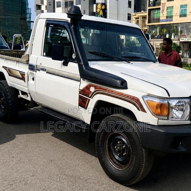 Toyota Land Cruiser 2008 White