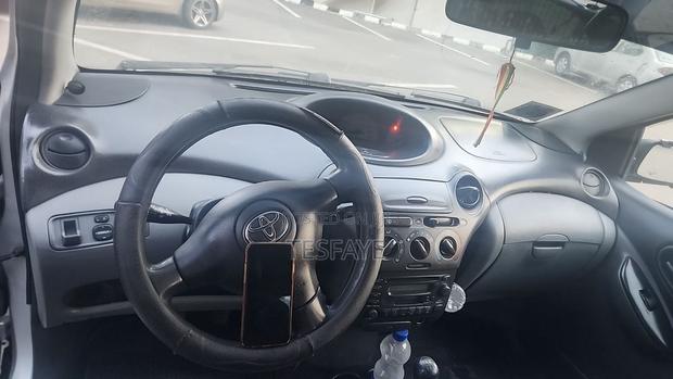 Toyota Vitz 2003 Silver