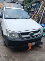 Toyota Hilux 2006 White for sale