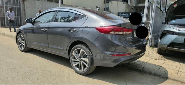 Hyundai Avante 2017 Gray