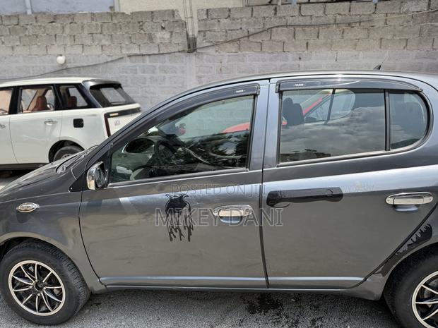 Toyota Vitz 2004 Gray
