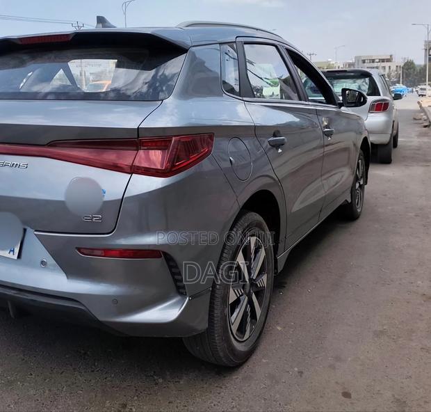 BYD E2 43 kWh 94 hp FWD 2025 Gray