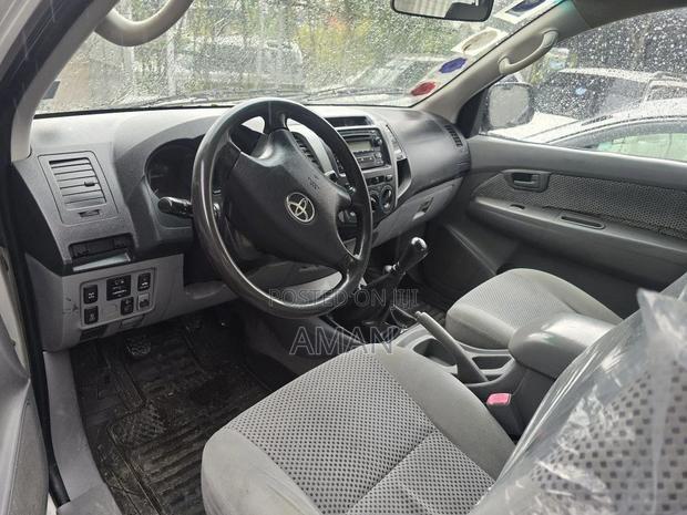 Toyota Hilux 2010 Silver