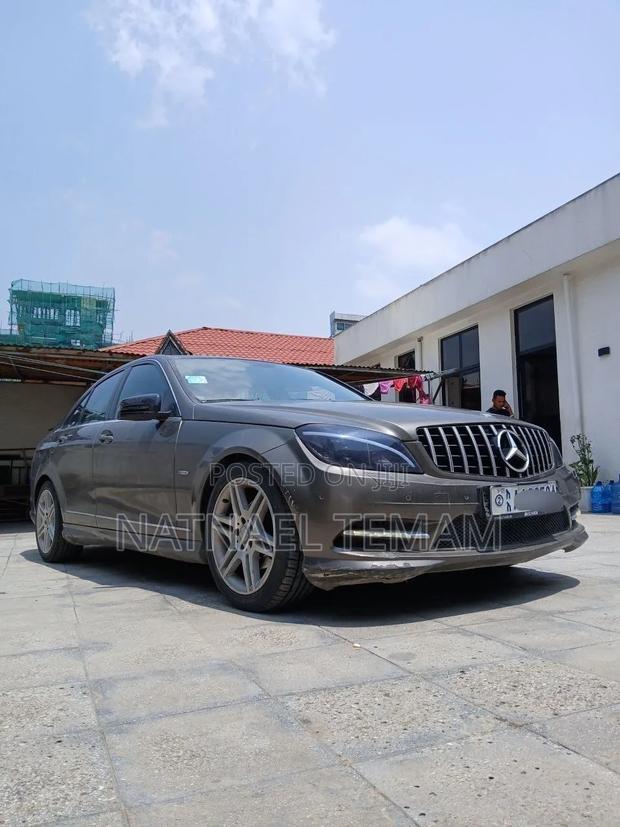 Mercedes-Benz C180 2010 Black