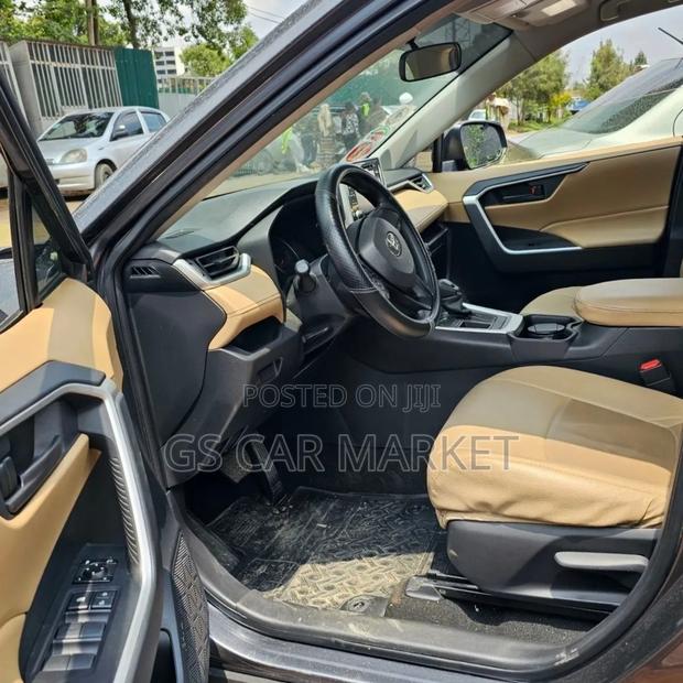 Toyota RAV4 2022 Gray