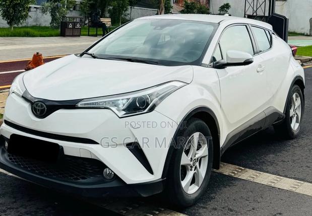 Toyota C-HR LE FWD 2020 White