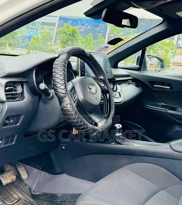 Toyota C-HR LE FWD 2020 White