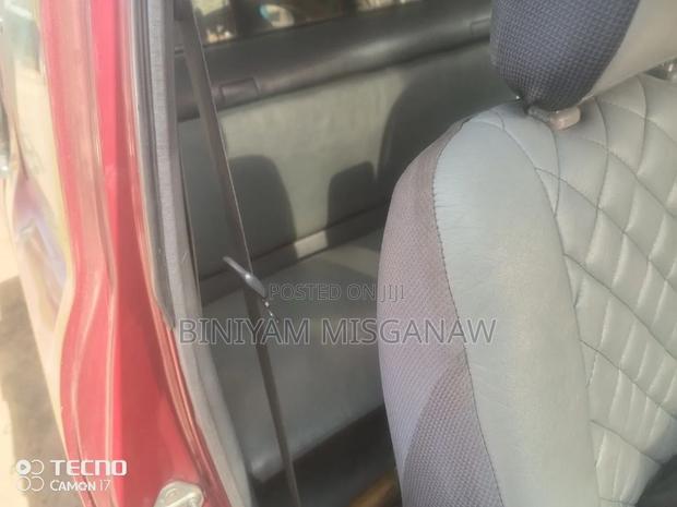 Toyota Hilux 2004 Burgundy