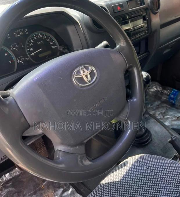 Toyota Land Cruiser 2013 White