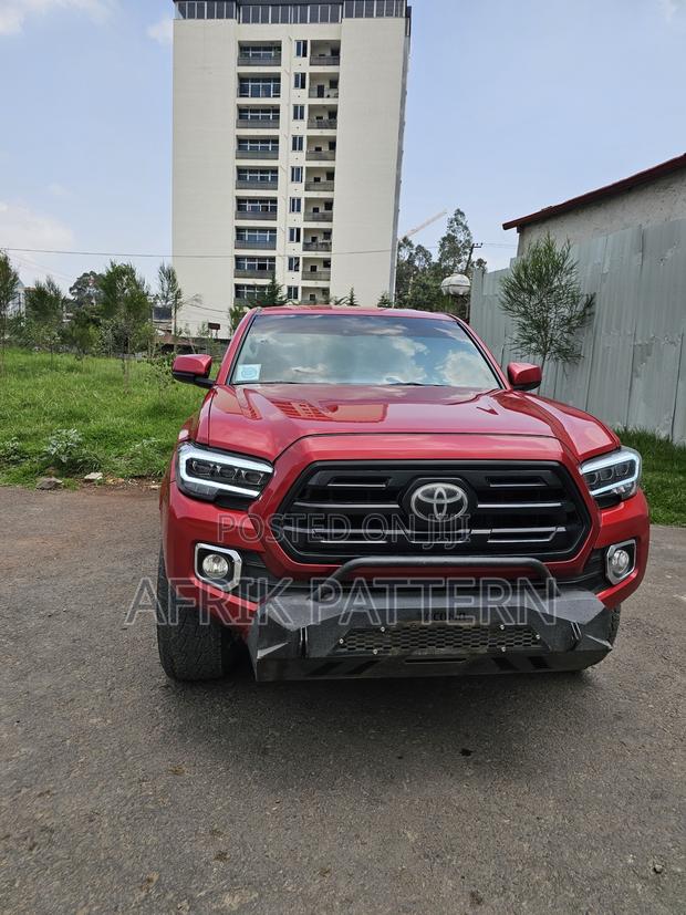 Toyota Tacoma SR 2018 Red