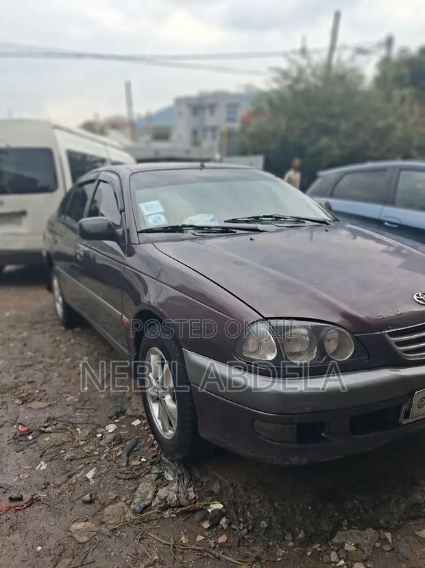 Toyota Avensis 2.0 SR D4-D 1999 Brown