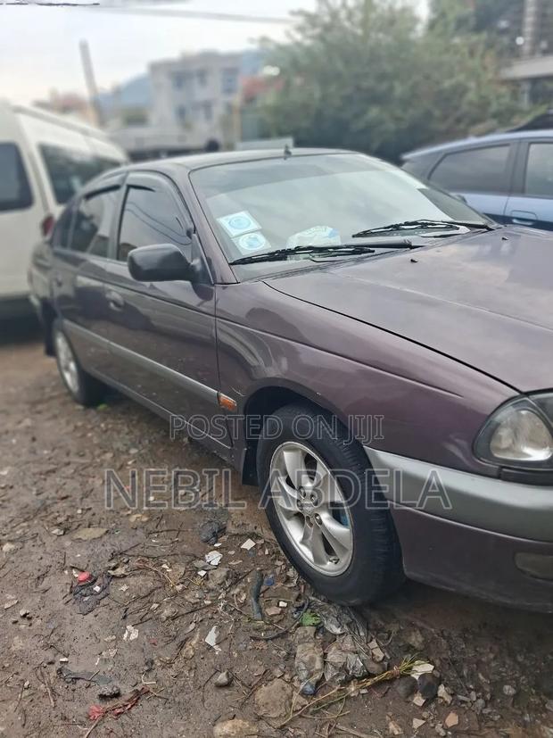 Toyota Avensis 2.0 SR D4-D 1999 Brown