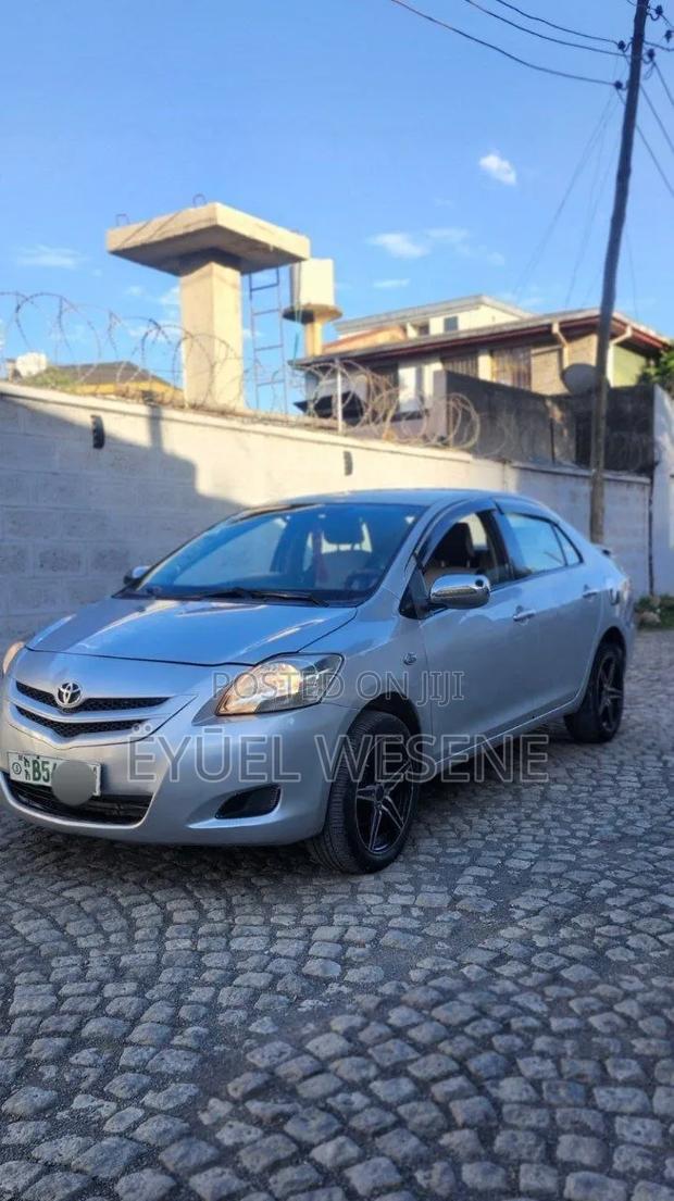 Toyota Belta 2008 Silver