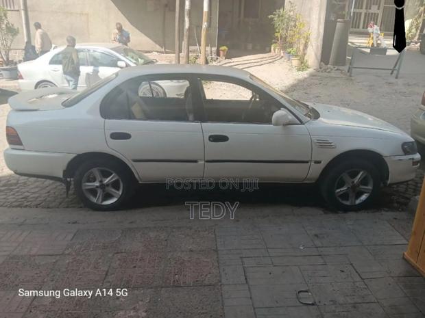 Toyota Carina 1.5 FWD Sedan 1995 White