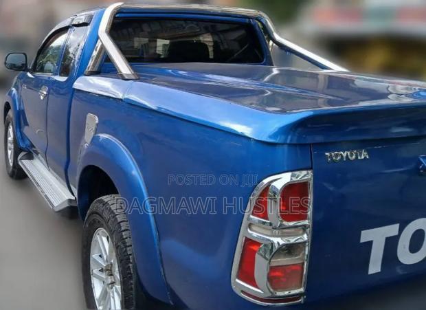 Toyota Hilux 2012 Blue