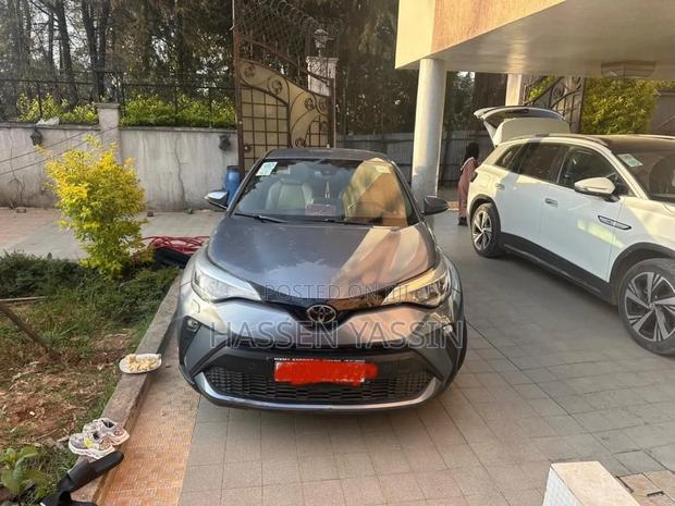 Toyota C-HR 2020 Gray
