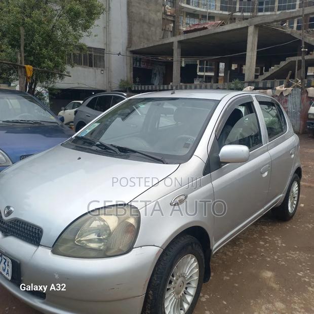 Toyota Vitz 2001