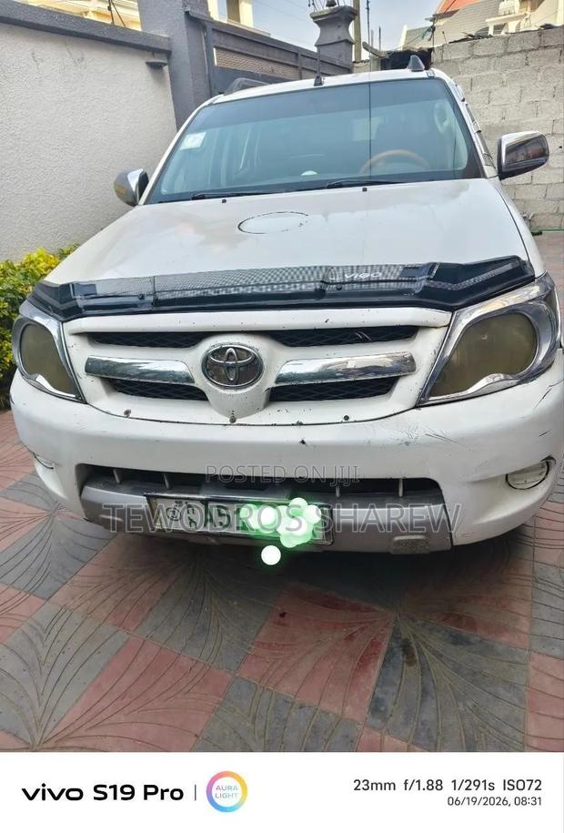 Toyota Hilux 4.0 V6 Double Cab 4x4 Raider 2006 White