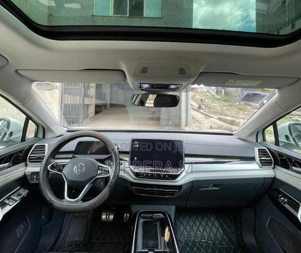 Volkswagen ID.6 2023 White