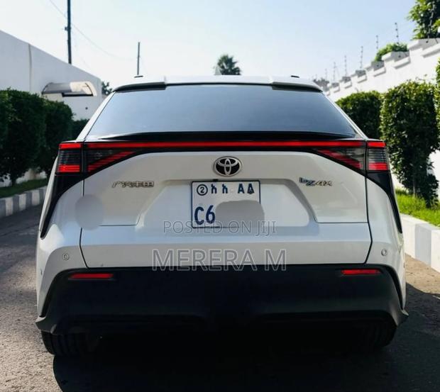 Toyota bZ4X 2023 White