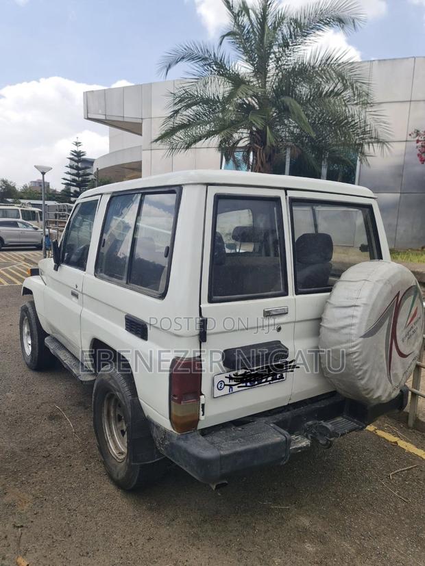 Toyota Land Cruiser 1992 White