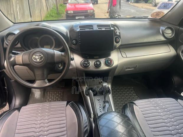 Toyota RAV4 2011 Green
