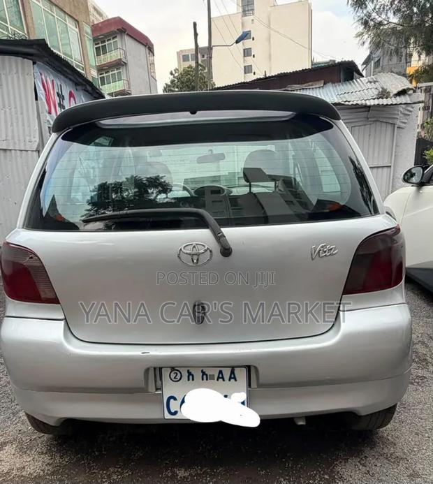 Toyota Vitz 2001