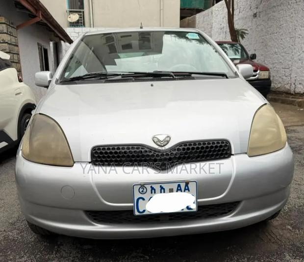 Toyota Vitz 2001