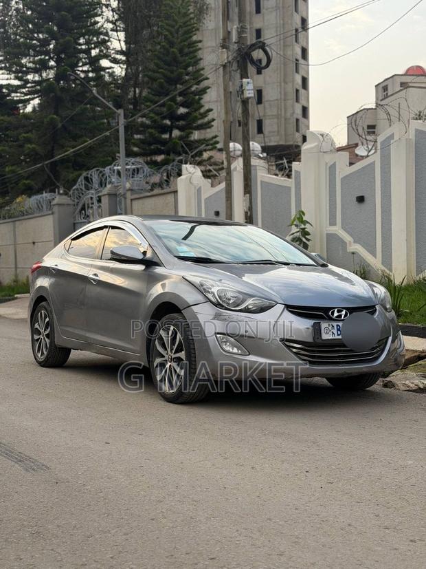 Hyundai Avante 2013 Silver