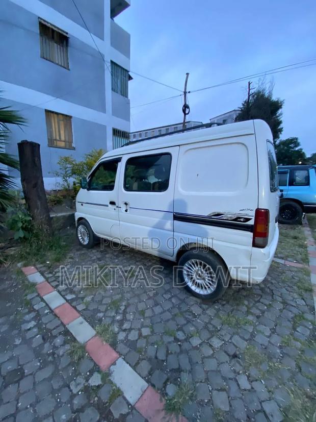 Suzuki Every Wagon 2005 White