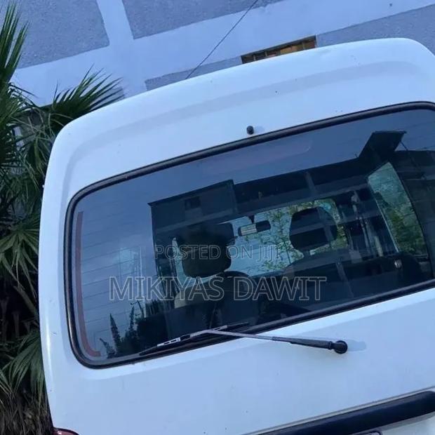 Suzuki Every Wagon 2005 White