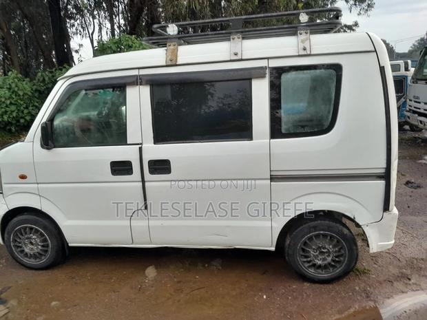 Suzuki Every Wagon 2012 White