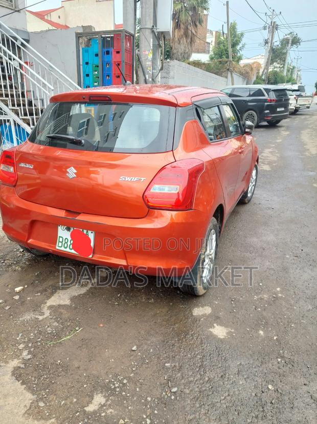 Suzuki Swift 2021 Orange