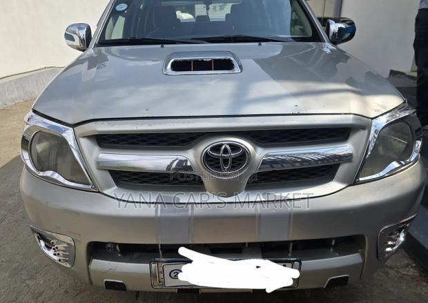Toyota Hilux 2007 Gray
