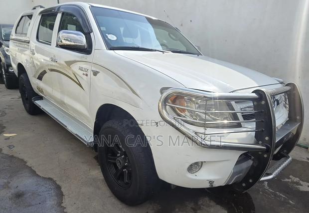 Toyota Hilux 2008 Gray