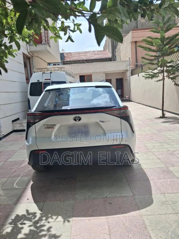 Toyota bZ4X 2023 White