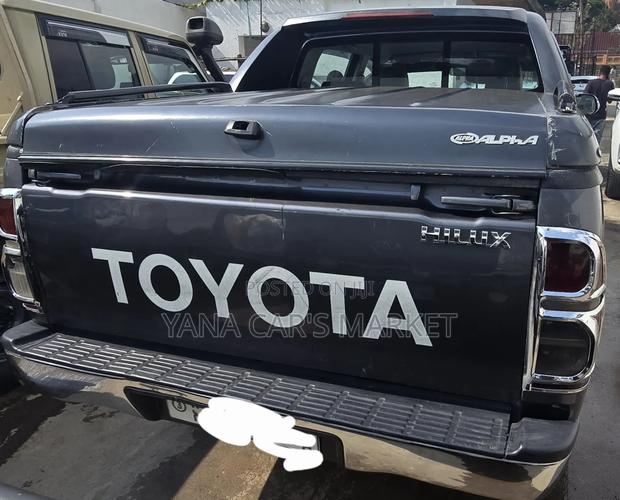 Toyota Hilux 2014 Black