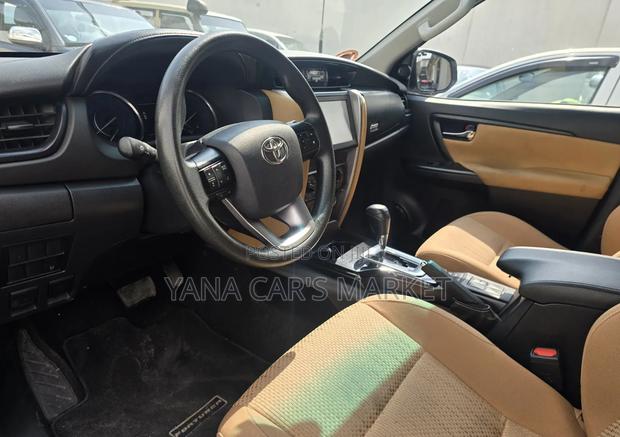 Toyota Fortuner 2023