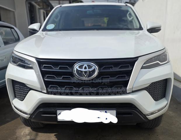 Toyota Fortuner 2023