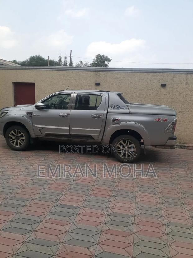 Toyota Hilux 2017 Silver